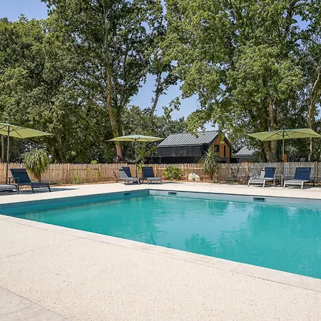 N°8, Piscine Commune, 2 * Nesmy